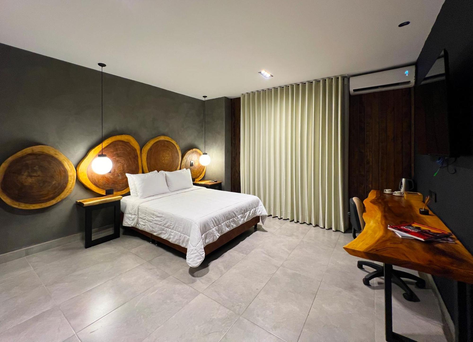 Zelva Poblado 4*